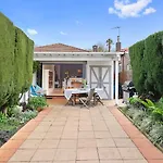 Sydney North Serene Retreat - Calm, Central, Comfort,