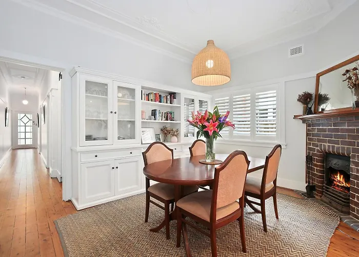 Sydney North Serene Retreat - Calm, Central, Comfort,