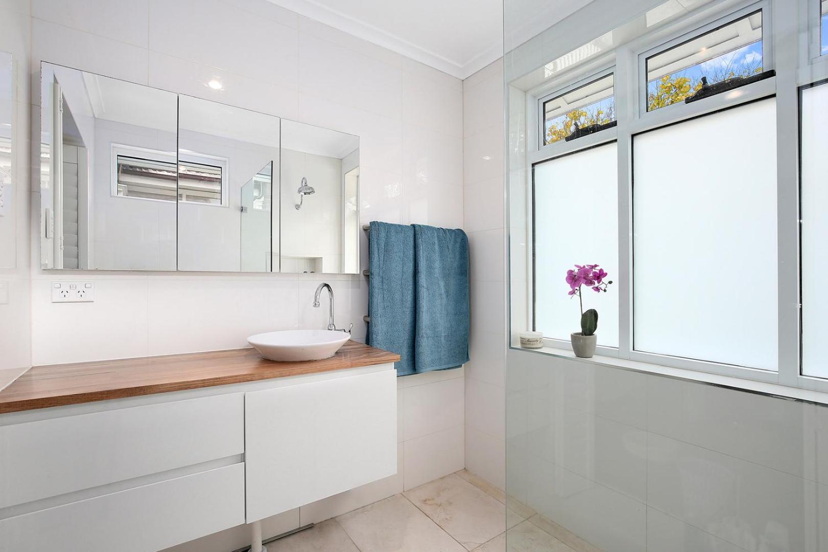 North Serene Retreat - Calm, Central, Comfort,